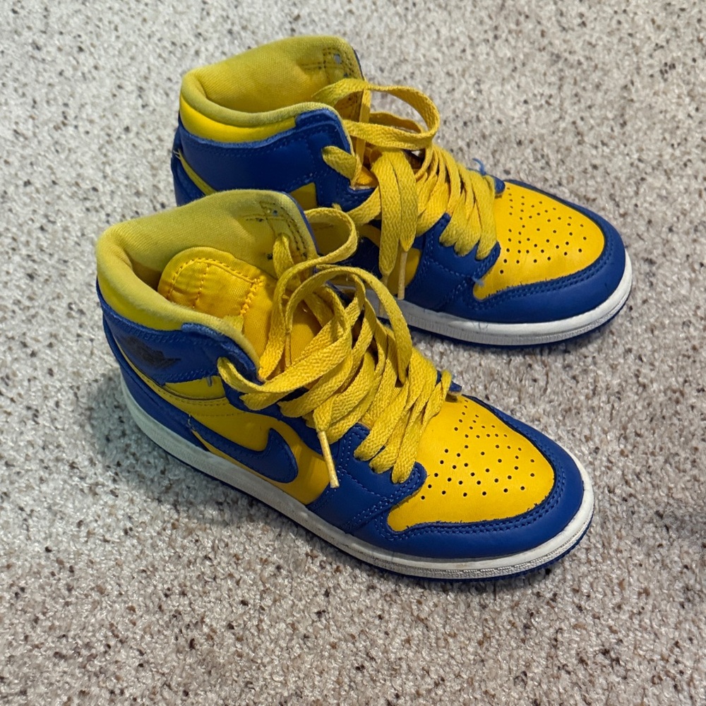 Nike Kids Sneakers in Blue and Yellow